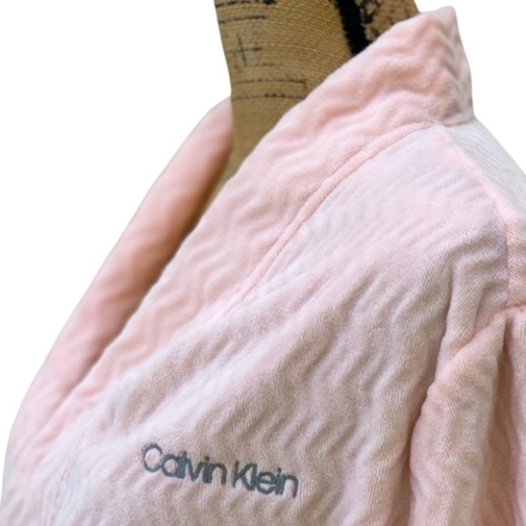 Calvin Klein Women’s Knee High Robe Soft Pink Belted Tie Waist, XS/S NWOT - Picture 2 of 9